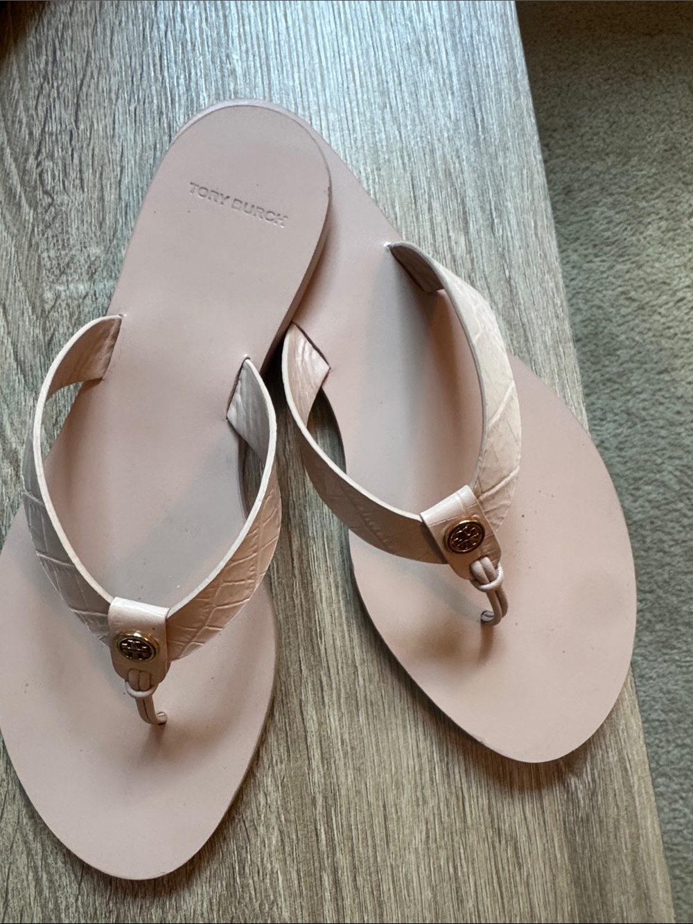Tory Burch Blush Pink Leather Thong Sandals with Logo Medallion